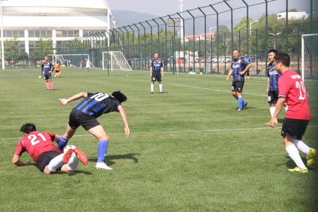 周琦25+22广东险胜福建 张帆17分北控大胜四川