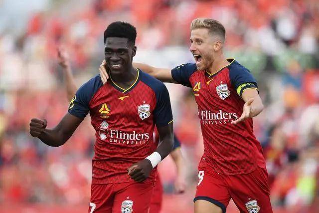 徐杰18+7+6广东逆转广州 邹阳21分福建胜四川